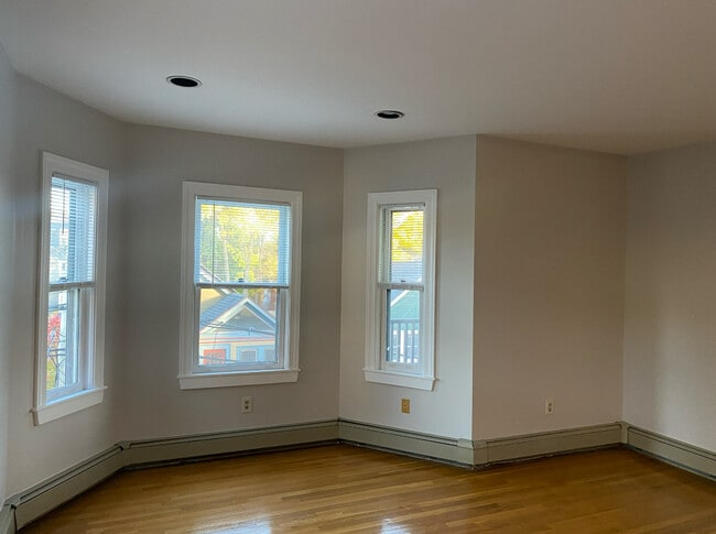 Building Photo - 118 Clay St