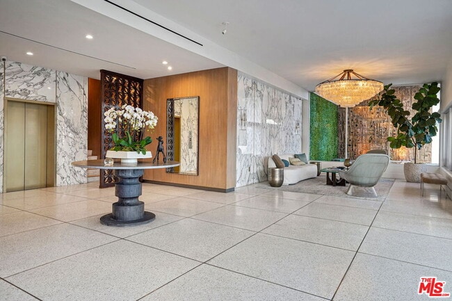 Foto del edificio - 8787 Shoreham Dr