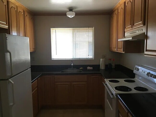 Foto del edificio - 5613 Hoffman Ct