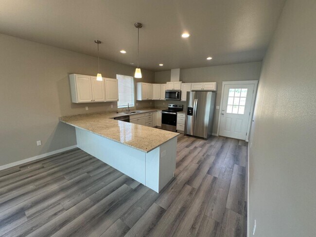 Building Photo - 9007 Palestine Way