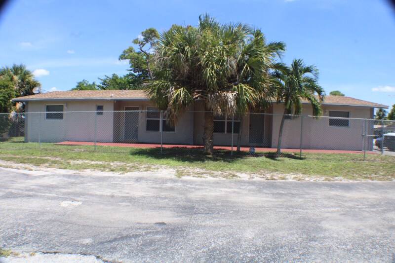 Primary Photo - 3133 SW 13th St