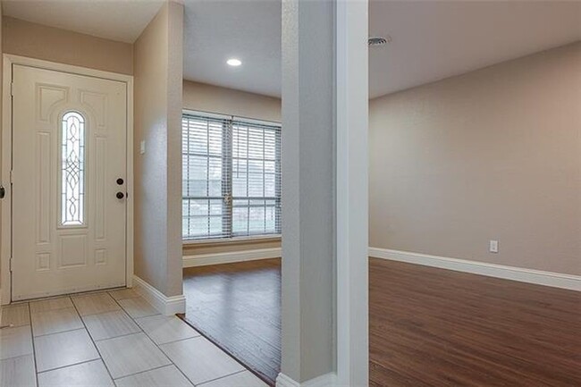 Foto del edificio - ARNS  remodeled 4 bedroom 2 bathroom