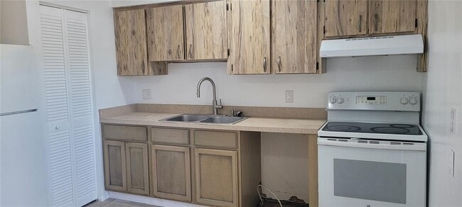 Building Photo - 2461 Dryer Ave