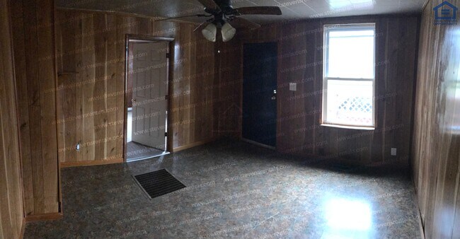 Foto del edificio - 2110 Brown Ave