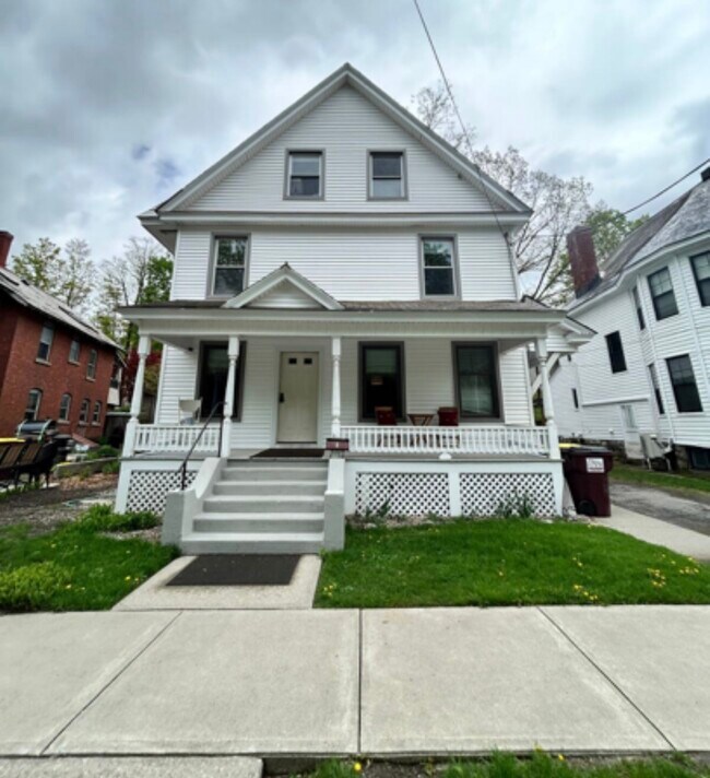 Exterior - 212 Circular St
