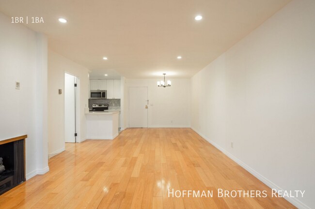 Building Photo - 724 N West Knoll Dr. West Hollywood, CA 90069