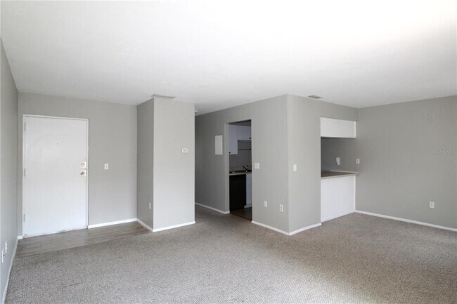 Building Photo - 2725 Hidden Lake Blvd
