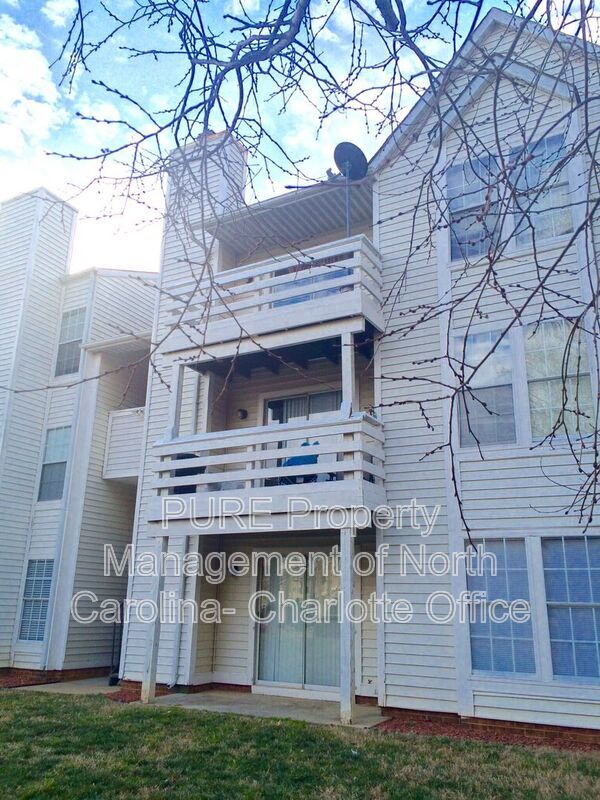 Foto del edificio - 9619 Vinca Cir