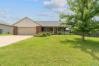 Building Photo - 108 Landings Way Dr