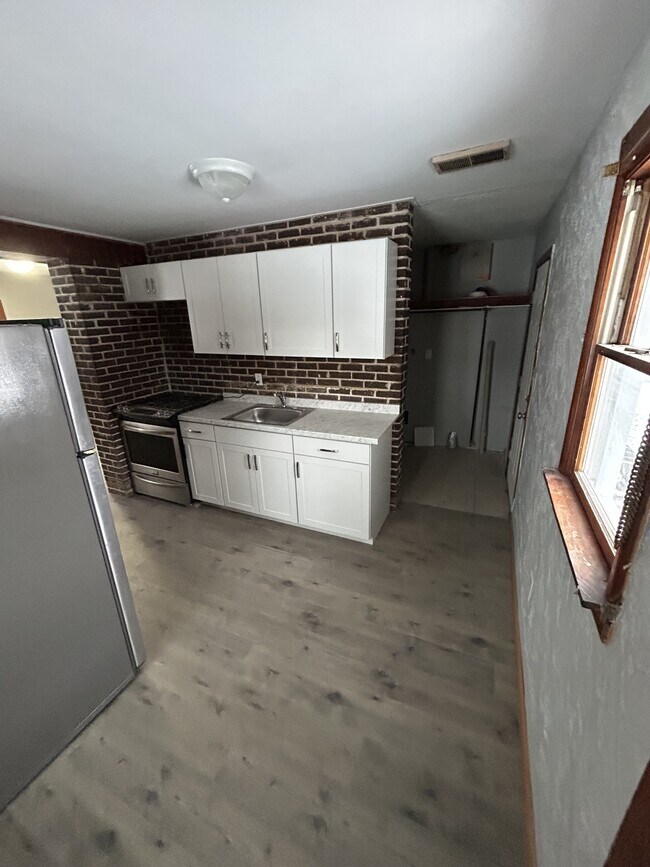 Foto del edificio - 3203 McGuffey Rd