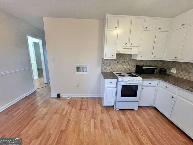 Foto del edificio - 1002 Level Creek Rd