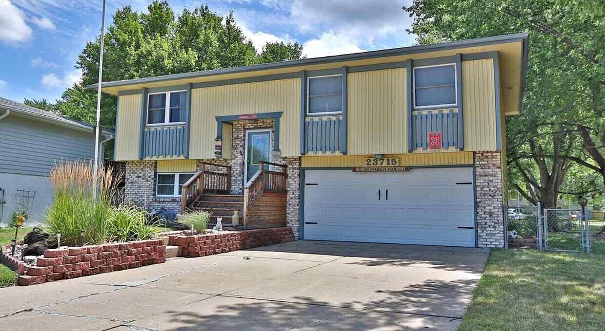 23715 Cedar Dr, Waterloo, NE 68069 House Rental in Waterloo, NE