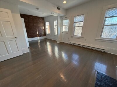 Foto del edificio - 1402 Beacon St