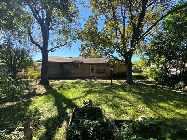 Building Photo - 1108 Colony N Dr