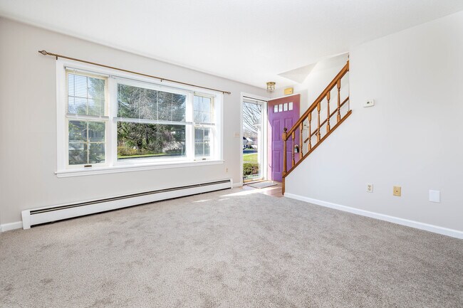 Foto del edificio - 5 Leo J Ln