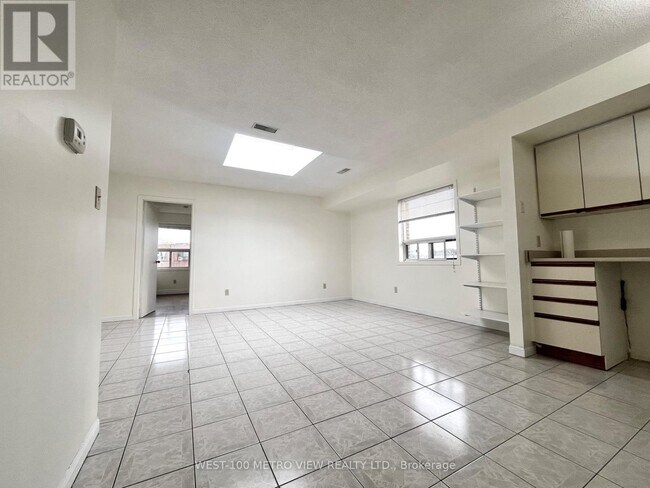Building Photo - 1686 St Clair Ave W