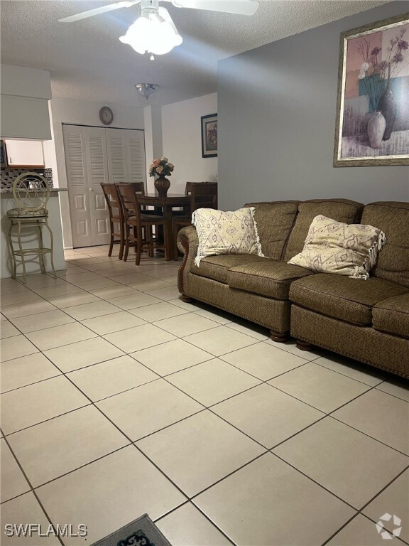 Building Photo - 5331 Summerlin Rd