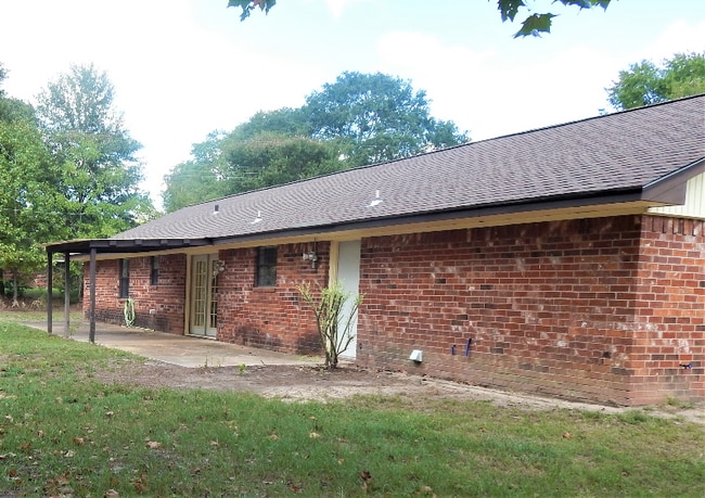 Building Photo - 4028 Western Oak St