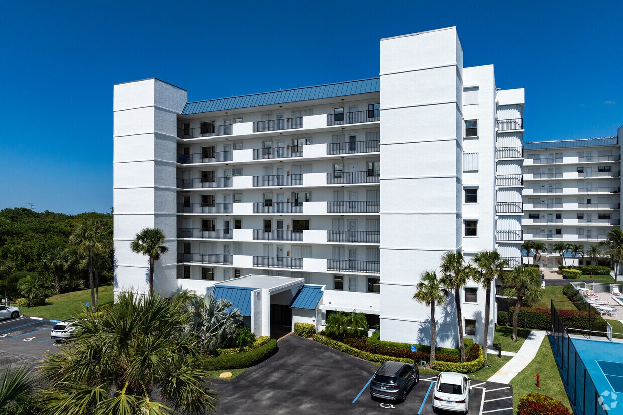 5163 Carretera Norte A1A Isla Hutchinson, FL 34949 - Ocean Harbour North
