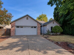 Building Photo - 17027 SW Lynnly Way