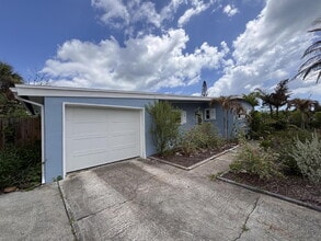 Building Photo - 161 Eden Ave