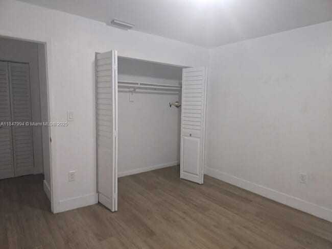 Foto del edificio - 120 W 10th St