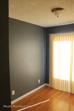 Building Photo - 702 Bedlow Dr