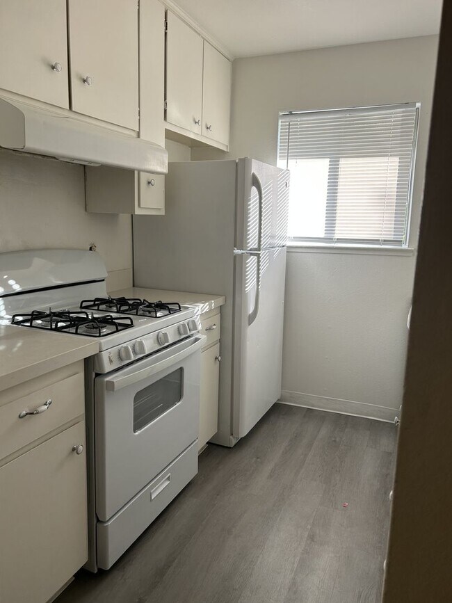 Foto del edificio - 4711 Hayford Way