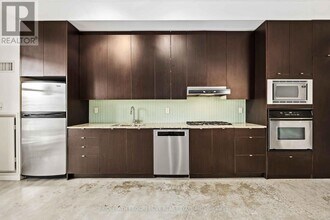 Building Photo - 23 Brant St