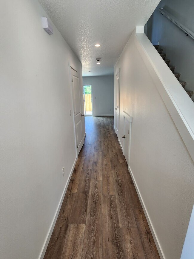 Foto del edificio - 1011 Peach Rd