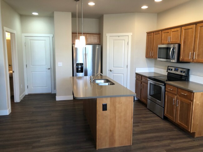 Building Photo - 6340 Orchard Park Dr