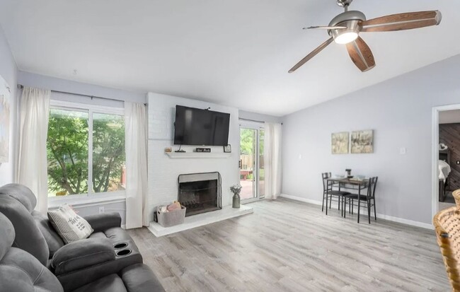Foto del edificio - 3119 N Bayberry St