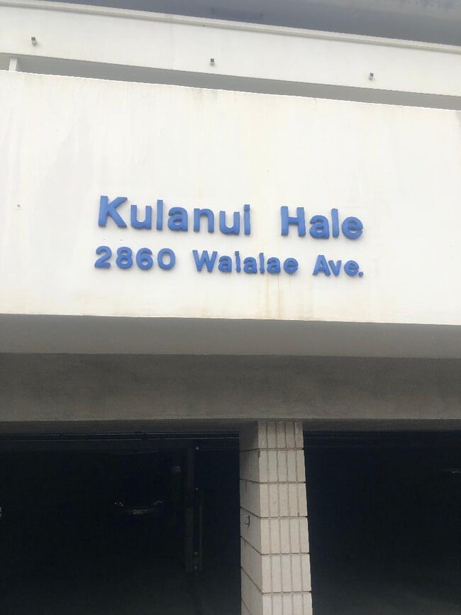 Building Photo - 2860 Waialae Ave