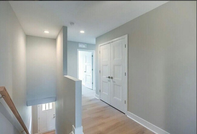 Foto del edificio - 307 Robert M Green Blvd