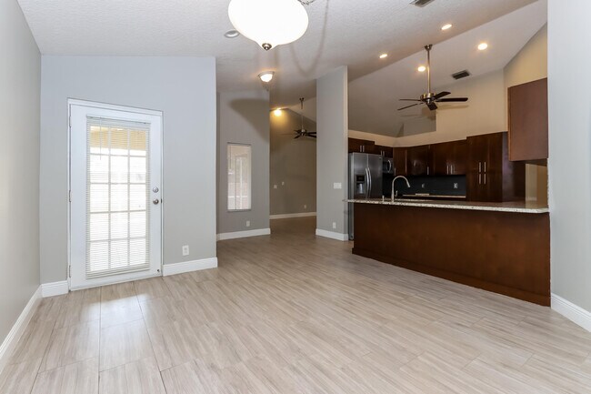 Building Photo - 14026 Paddock Dr