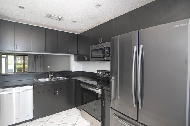Foto del edificio - 369 NW 36th Ave