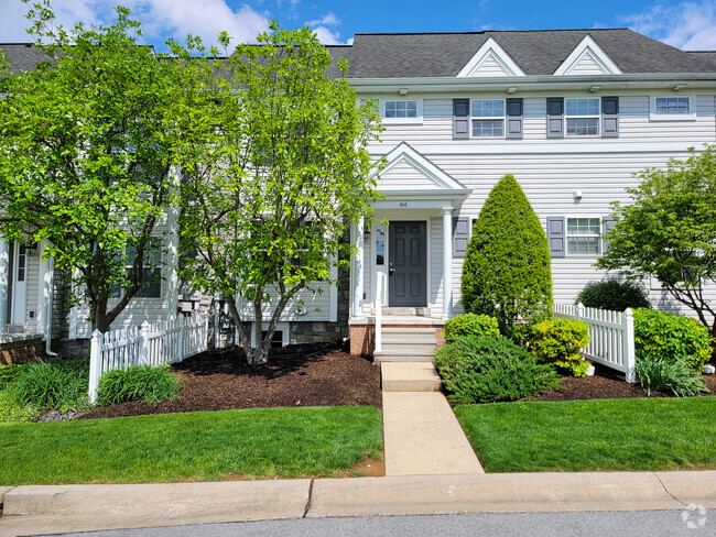 Building Photo - 616 Wagonwheel Rd