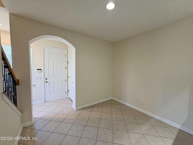 Foto del edificio - 6180 High Tide Blvd
