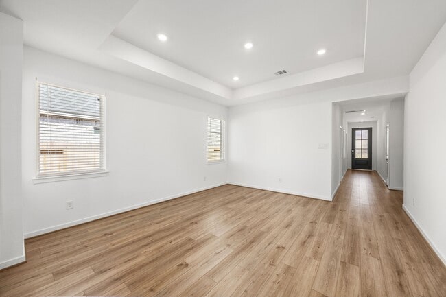 Building Photo - 9715 Bixby Crk Dr