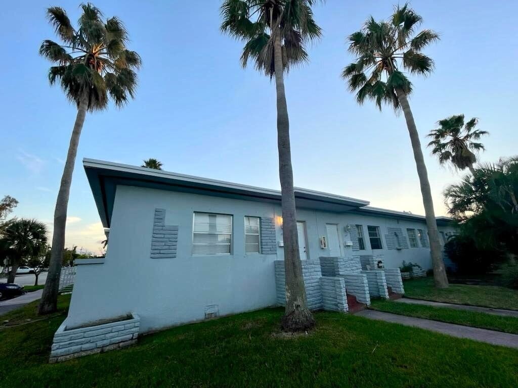 Spacious 2-bedroom, 1-bath apartment in Normandy Isles! - Spacious 2-bedroom, 1-bath apartment in Normandy Isles!