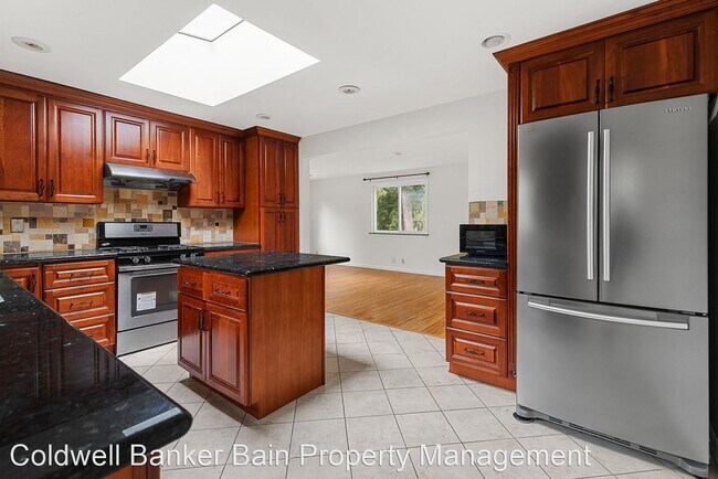 Building Photo - 3 br, 2 bath House - 2805 129th Avenue SE
