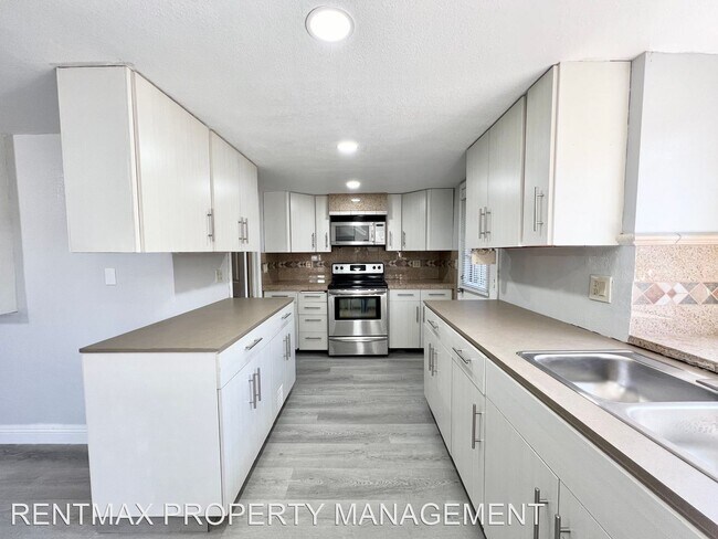 Foto del edificio - 4 br, 3 bath House - 220 MILINANE DR