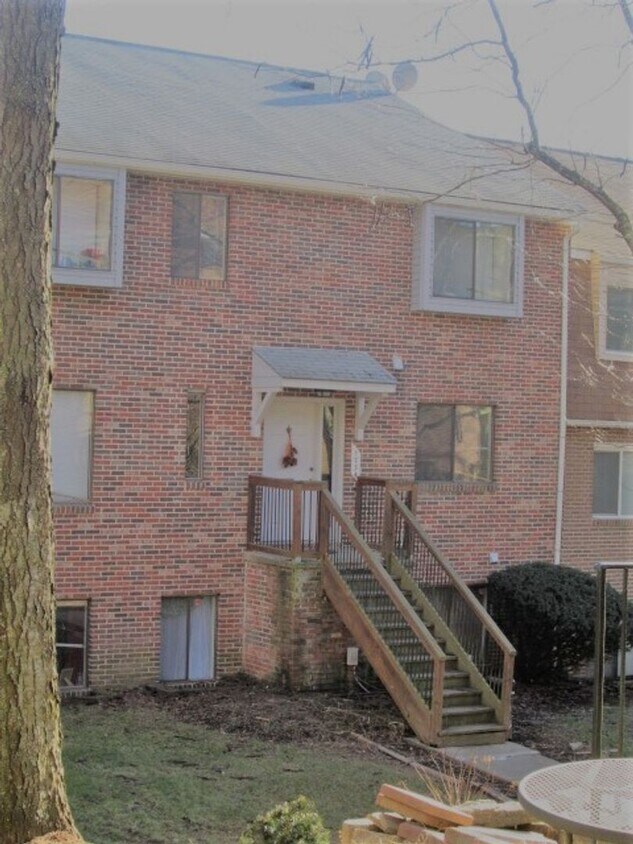 Primary Photo - 3 Bedroom 2 Bath Townhouse