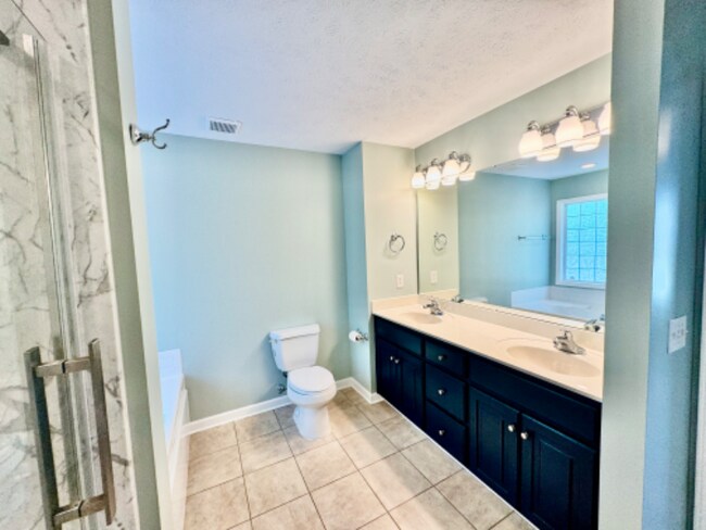 Building Photo - 64 Lakewind Ct