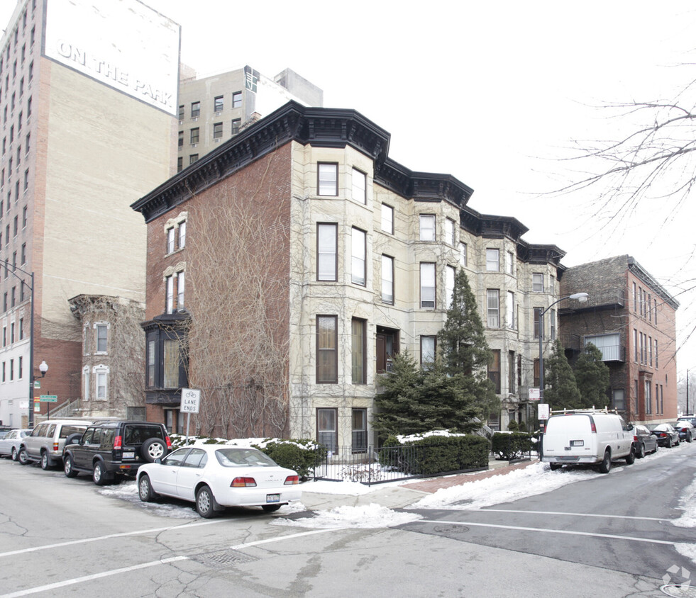 Primary Photo - 172 W Menomonee St