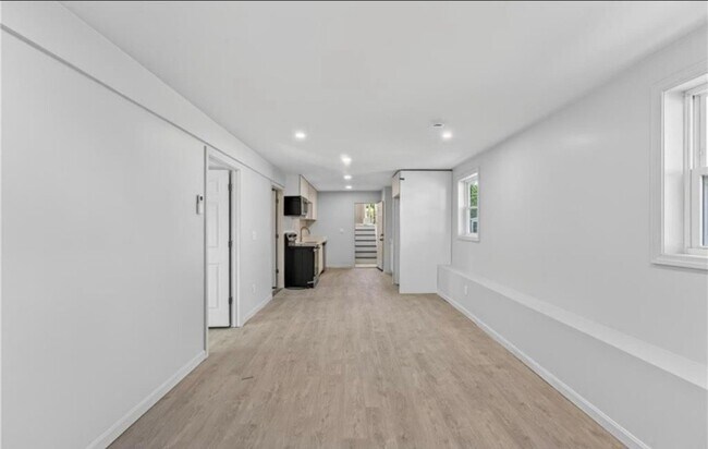 Foto del edificio - 165 Rounds Ave