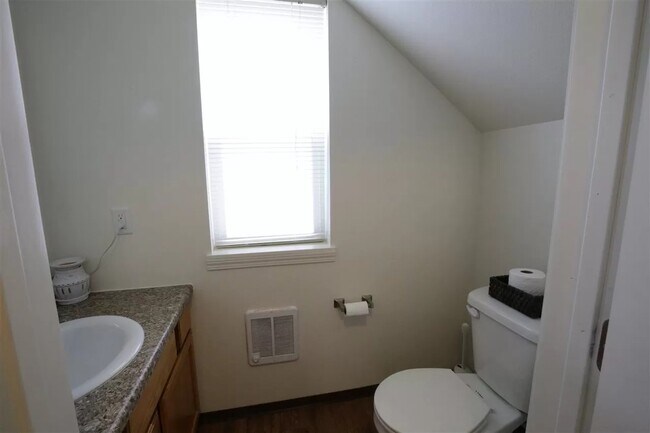 Foto del edificio - 612 N Mountain View Rd