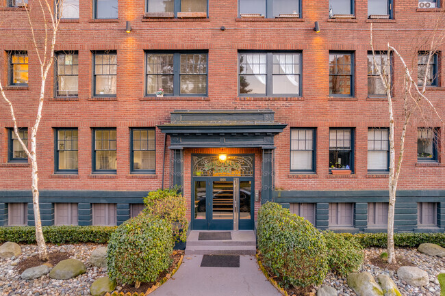 Building Photo - Shaughnessy Lodge