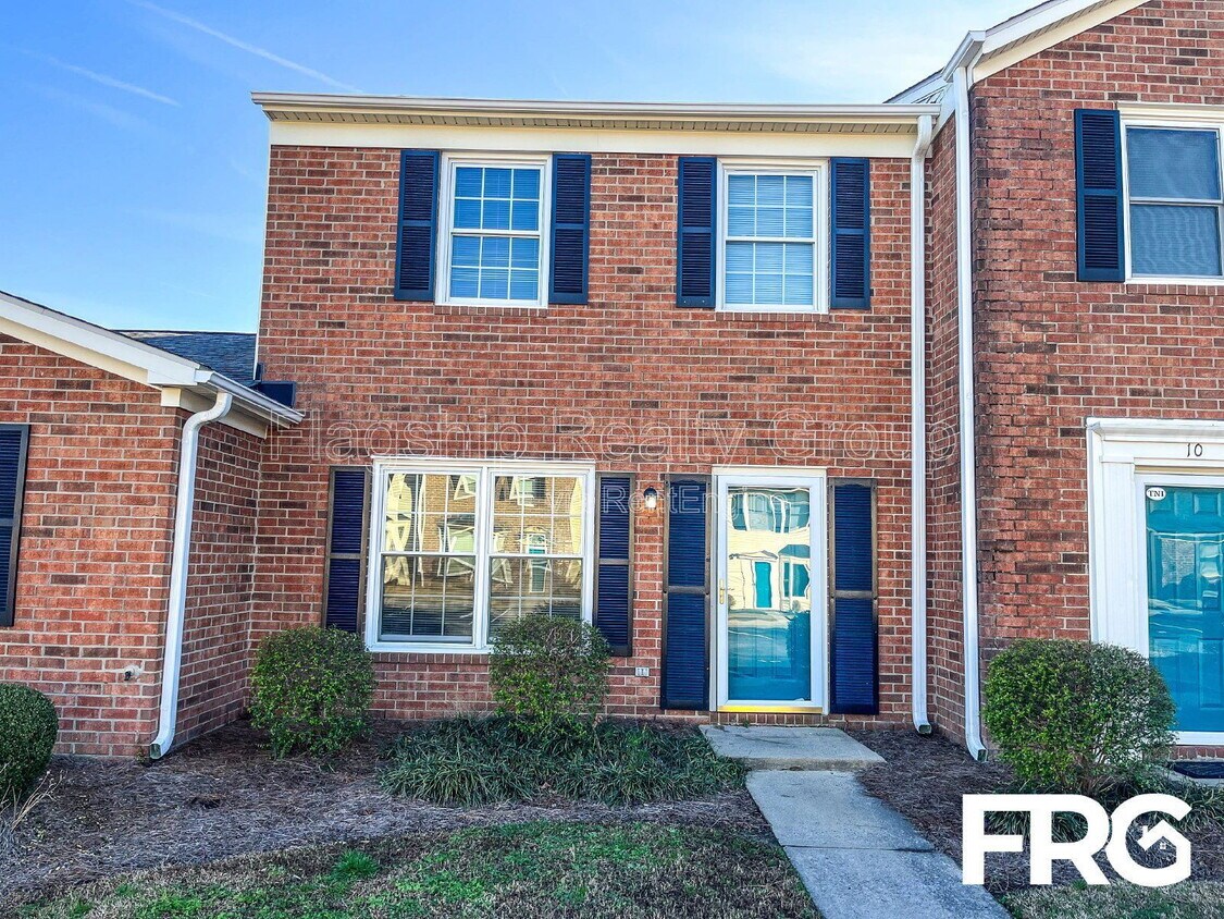 Photo - 2700 Thackery Rd