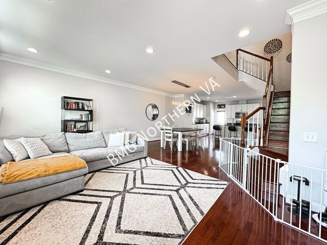 Building Photo - 9471 Canonbury Square